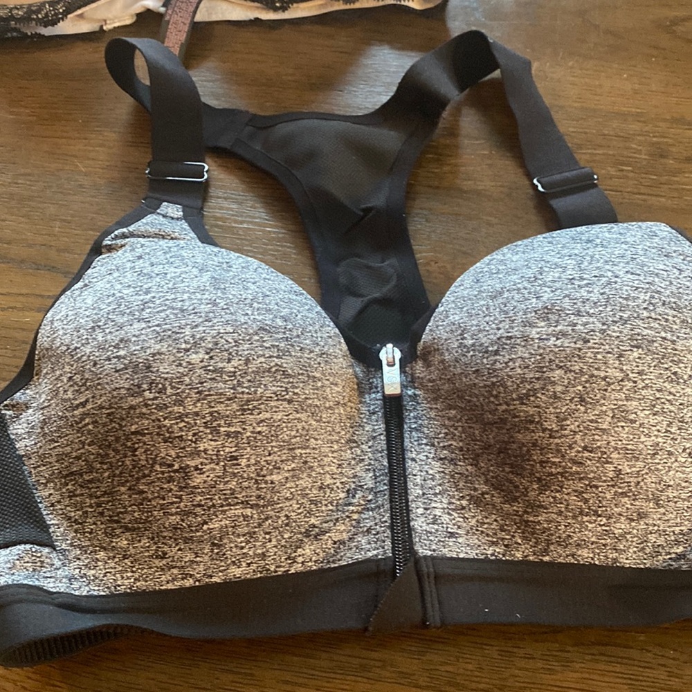 Victoria’s sports bra front zip